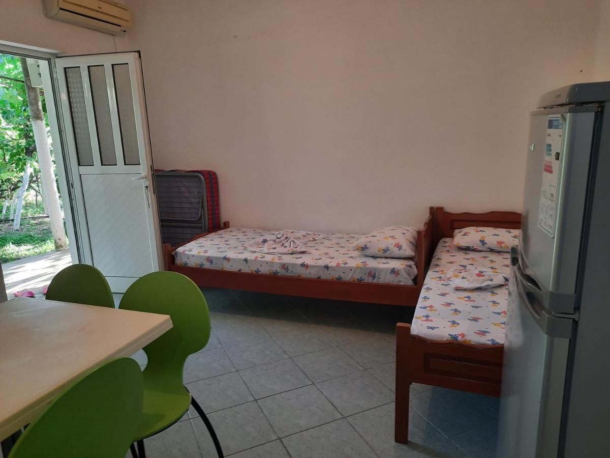 Hillside Apartments Borsh Luaran gambar