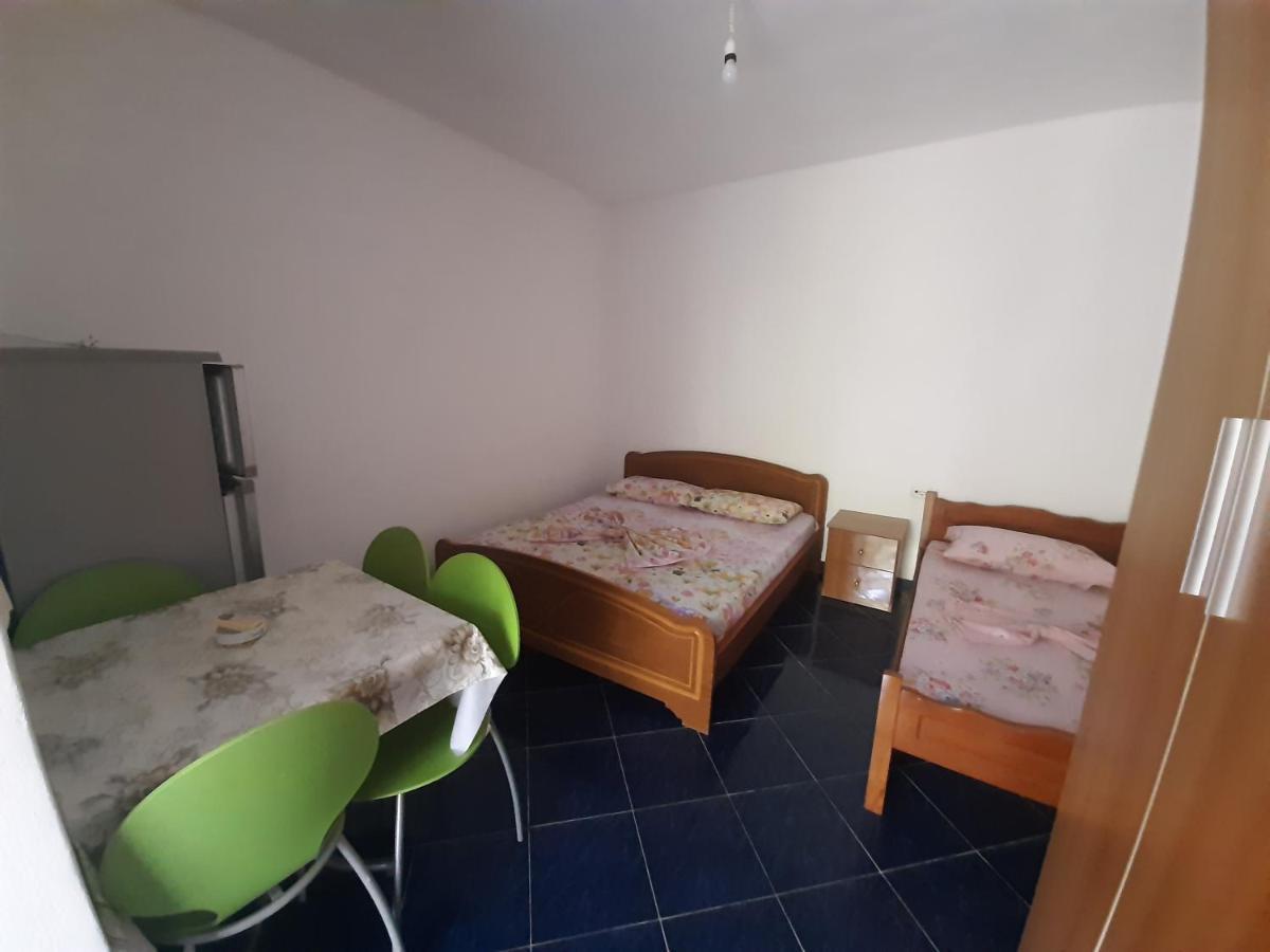 Hillside Apartments Borsh Luaran gambar