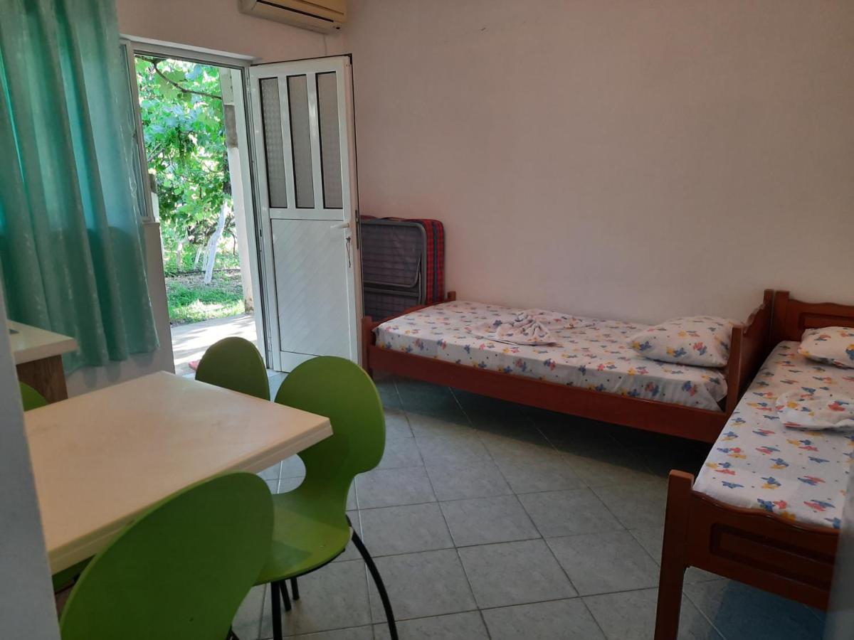 Hillside Apartments Borsh Luaran gambar