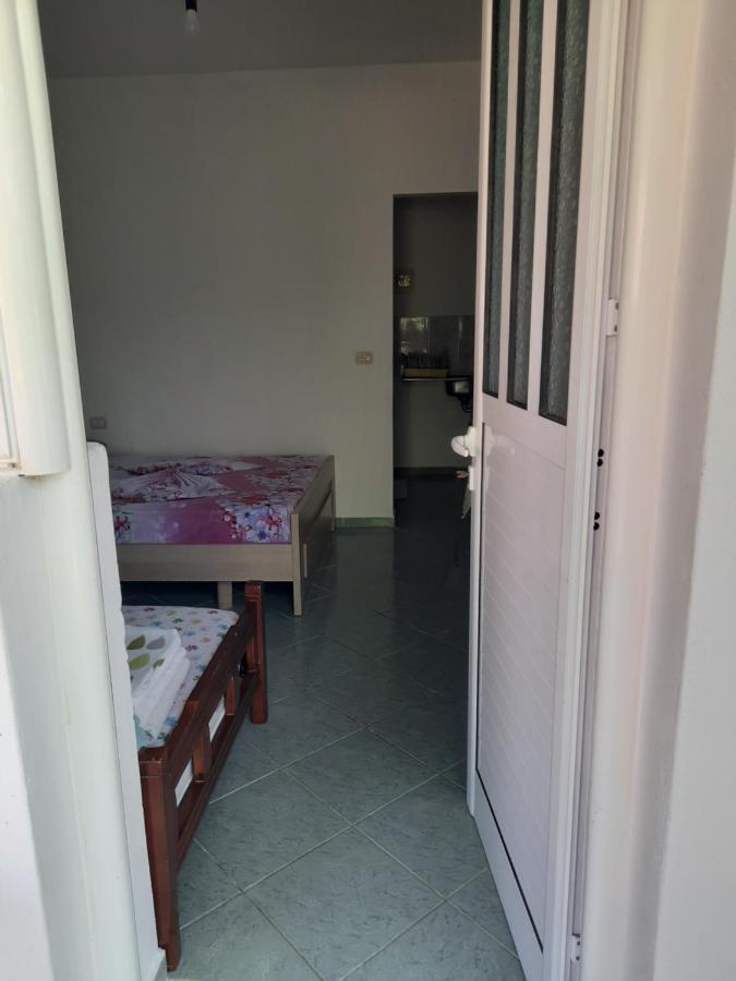Hillside Apartments Borsh Luaran gambar
