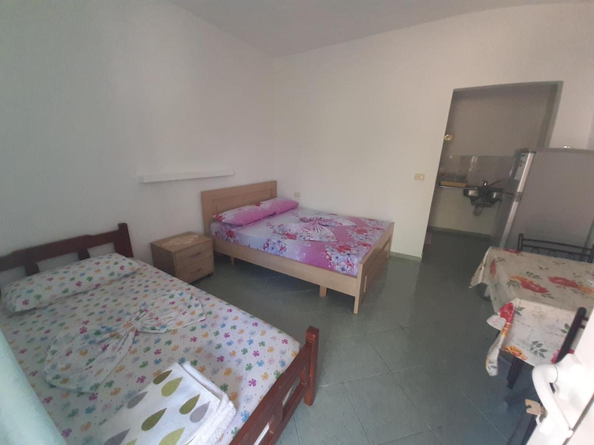 Hillside Apartments Borsh Luaran gambar