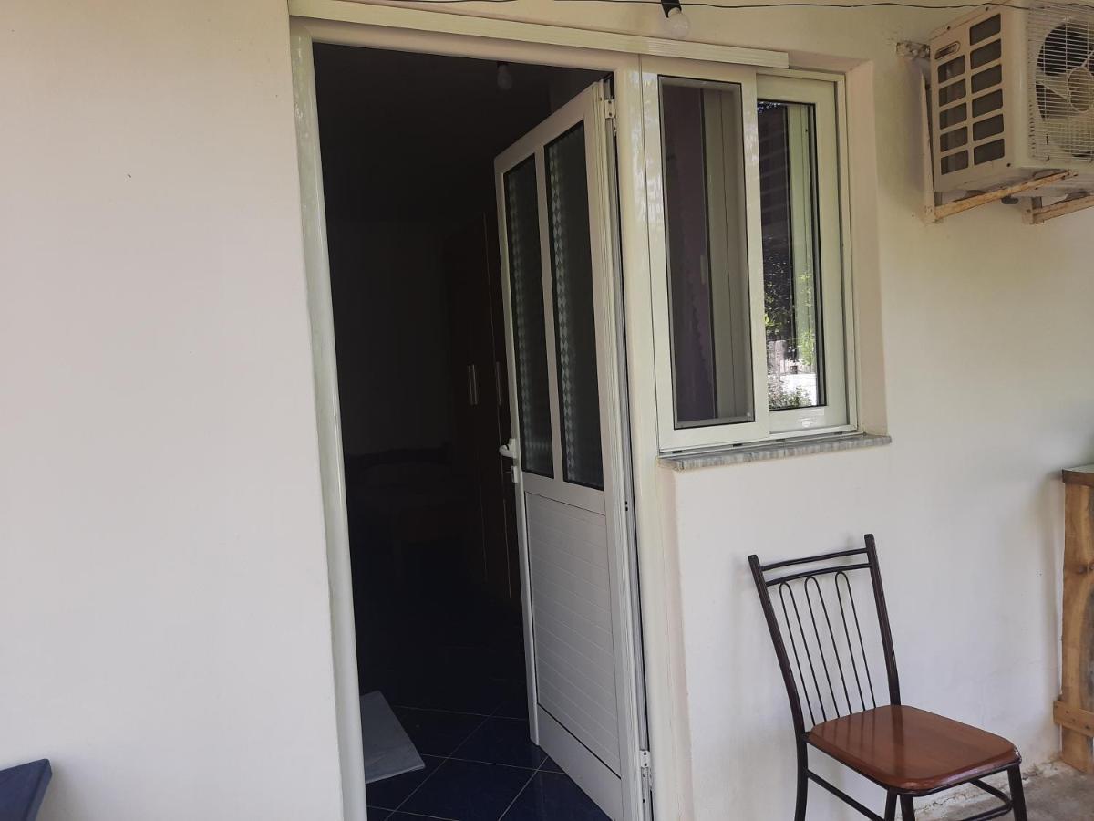 Hillside Apartments Borsh Luaran gambar