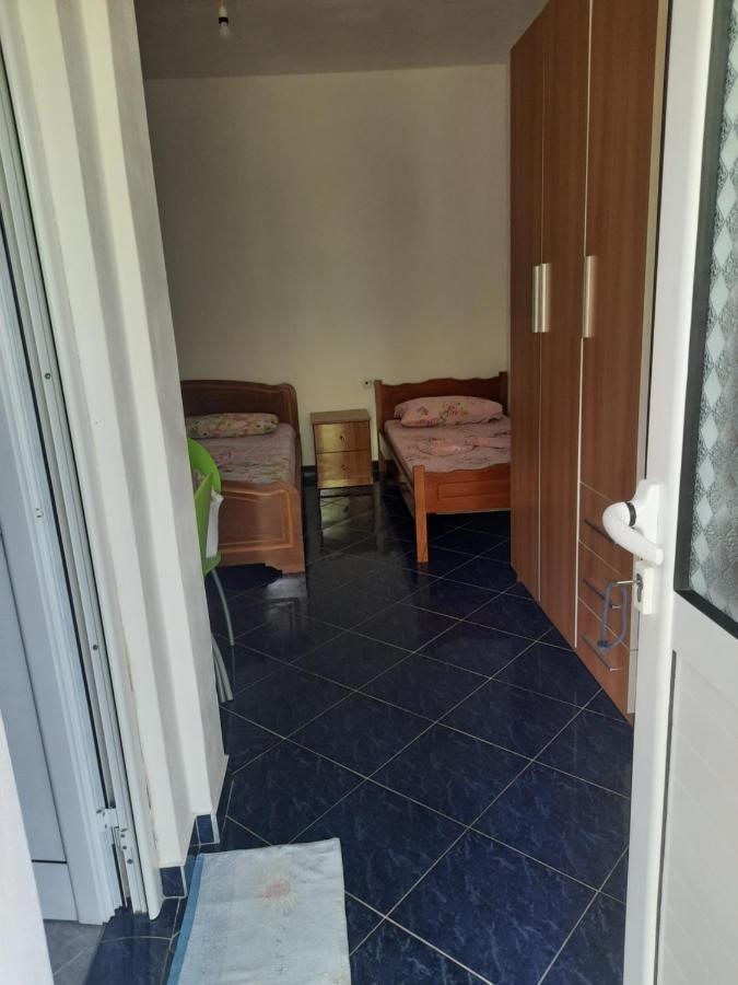 Hillside Apartments Borsh Luaran gambar