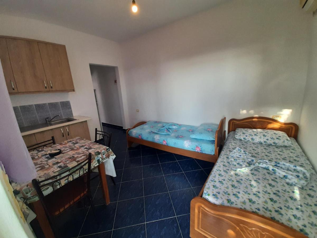 Hillside Apartments Borsh Luaran gambar
